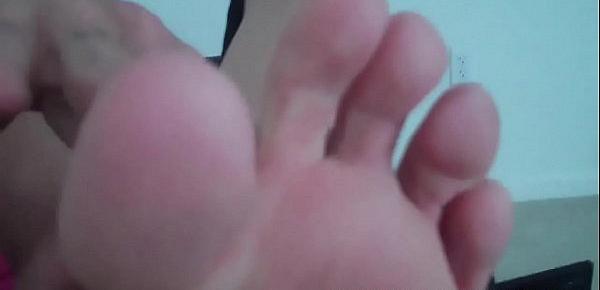  I will put my little feet right in your face